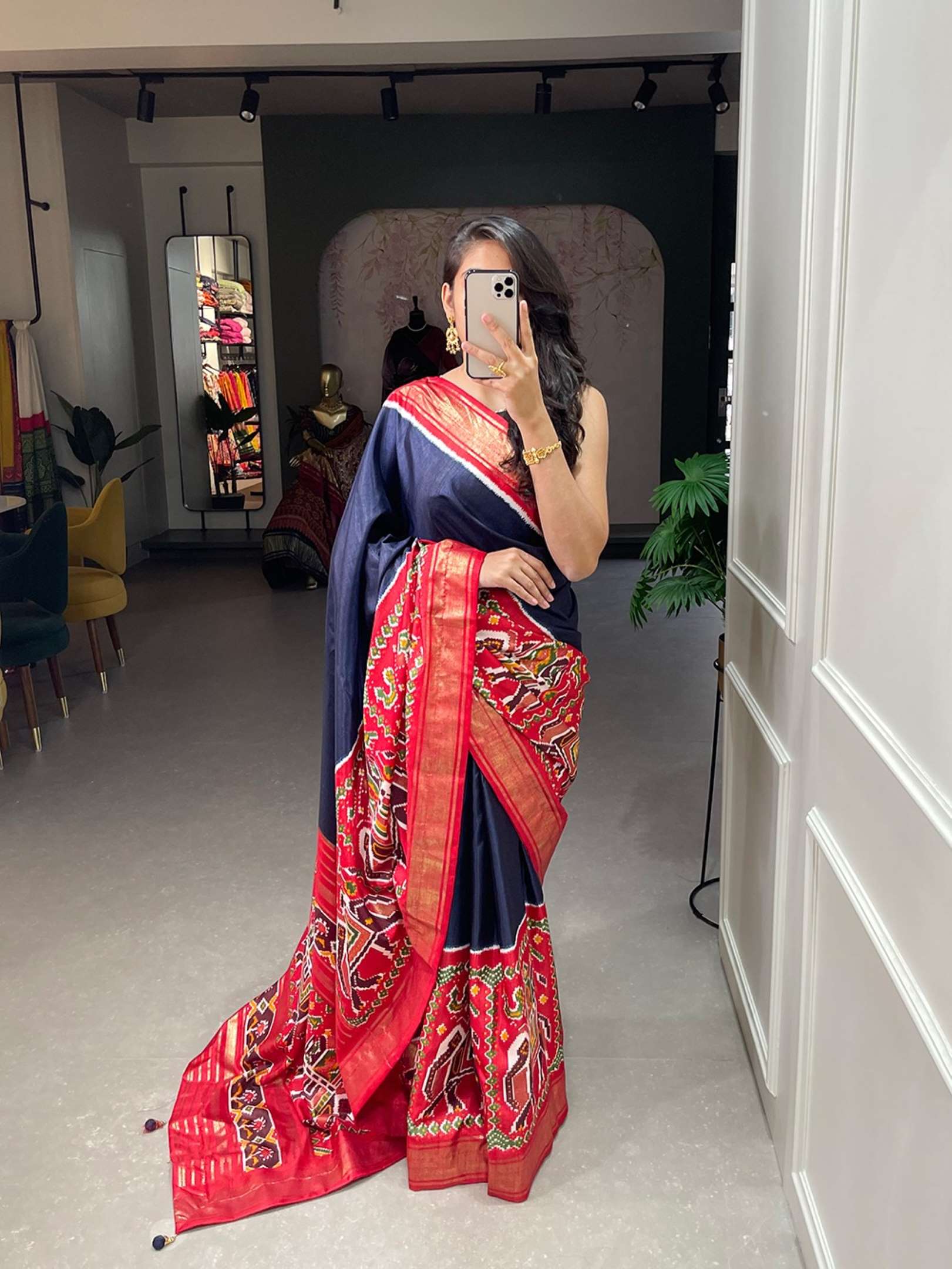 Sumshy Wedding Wear Patola Print Dola Silk Saree