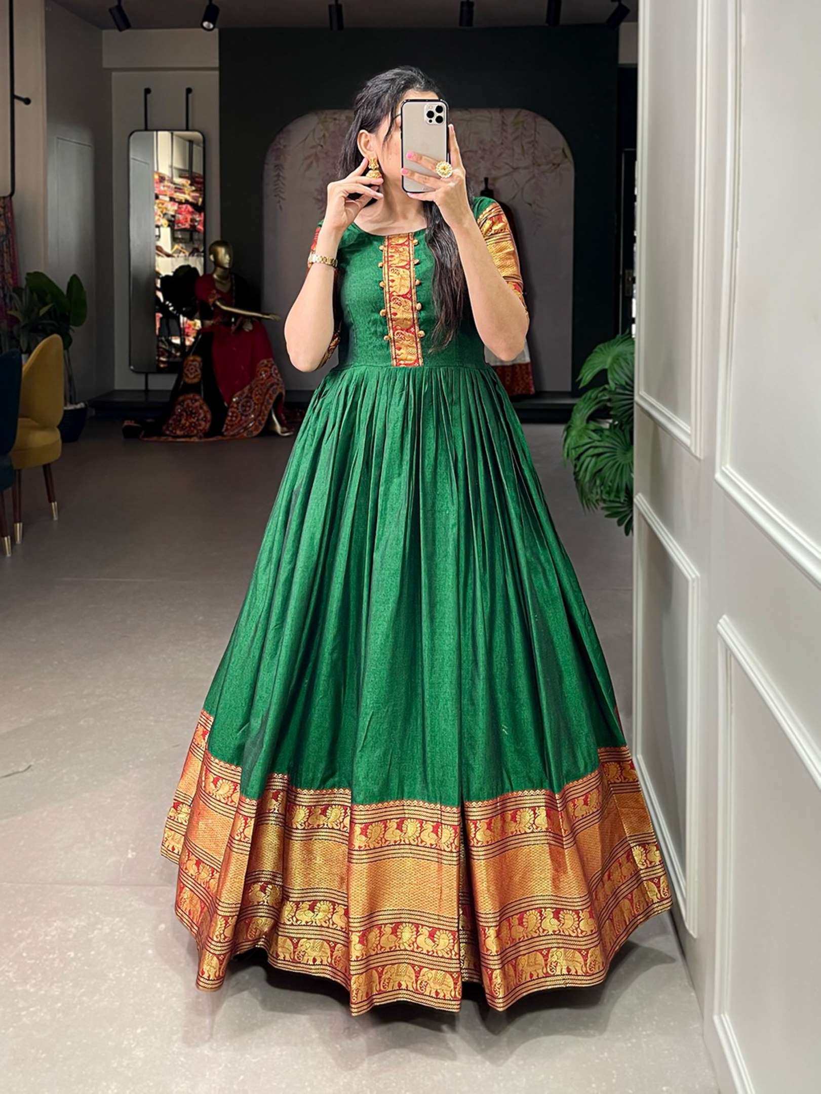 Sumshy Wedding Wear Zari Weaving Narayan Pet Gown
