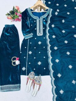 Sumshy Wedding Wear Velvet Pakistani Dress