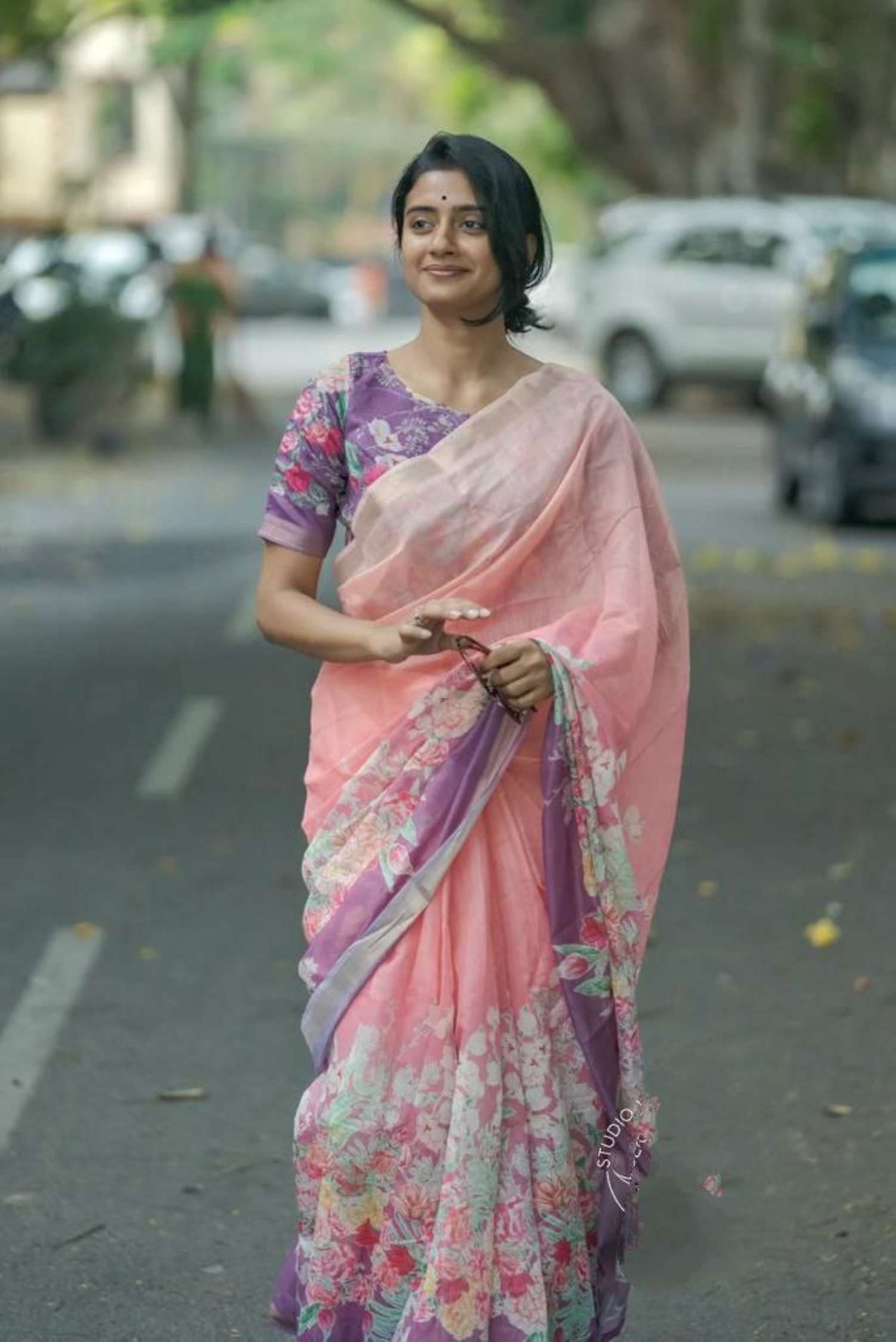 Sumshy Bollywood Style Linen Digital Printed Sarees