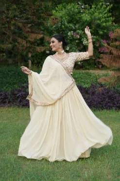 Women 1400 Off White Georgette Embroidered Lehenga Choli