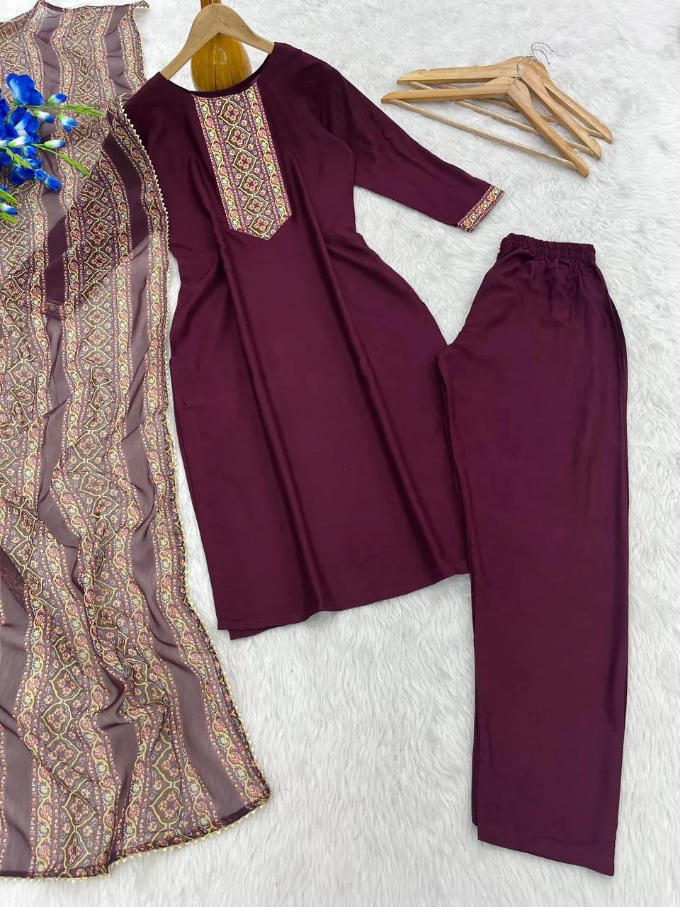 Beauty 1100 Rayon Kurti Pant Dupatta Wholesale under 1000