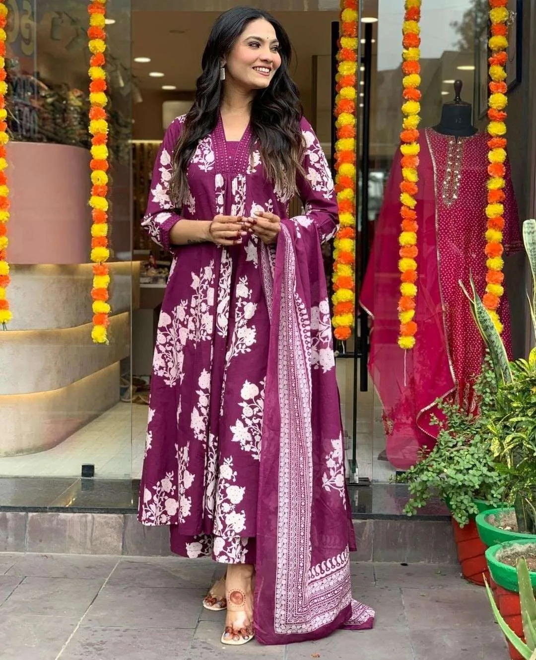 SS1017 Rayon Printed Kurti Pant Dupatta Latest Design