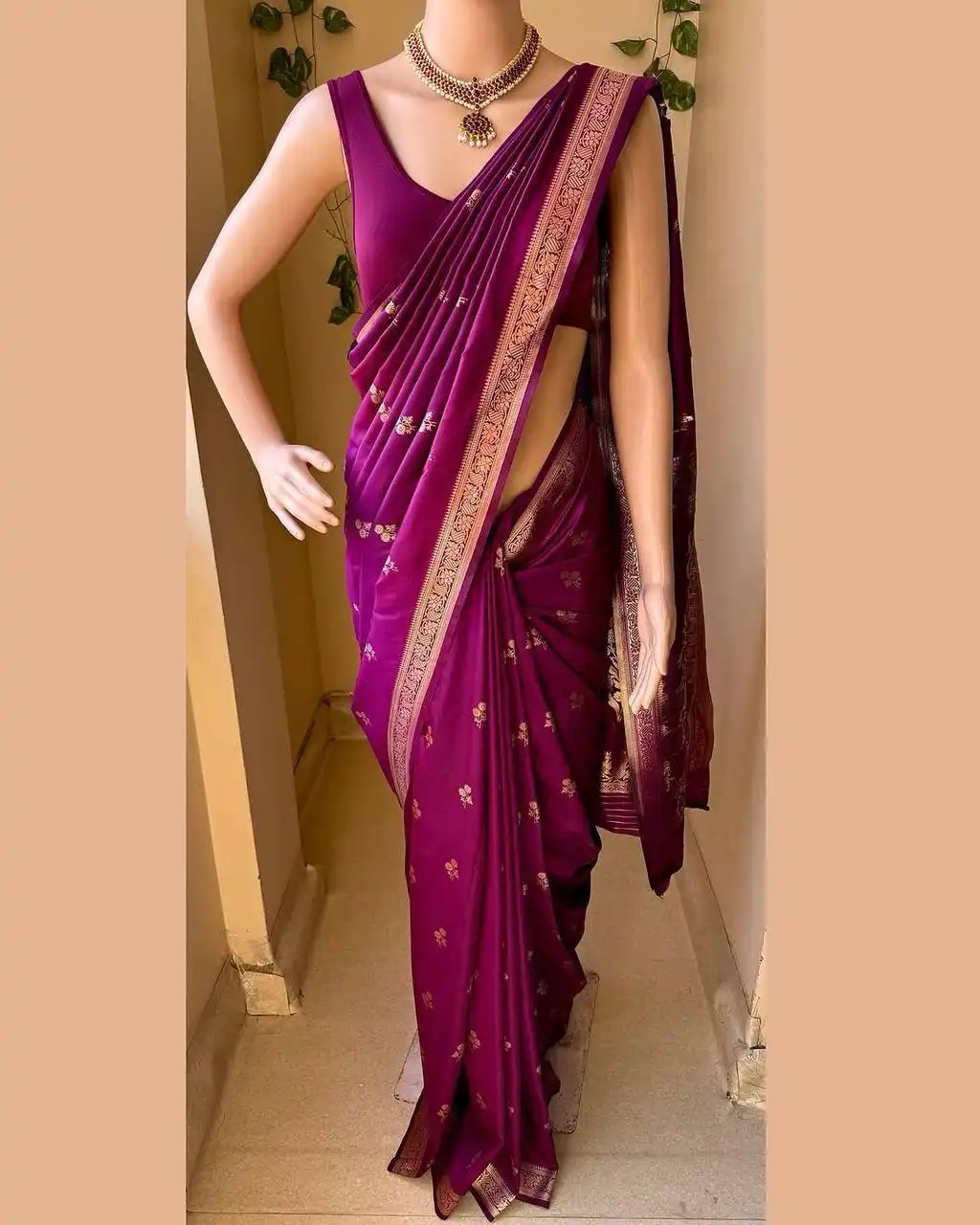 SS7095 New Wedding Organic Banarasi Saree Collection Below 1000