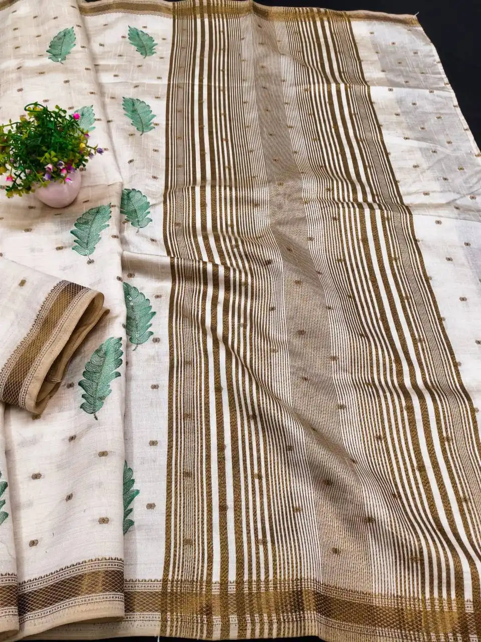 Laxmi 935 Pure Tussar Saree With Thread Embroidery