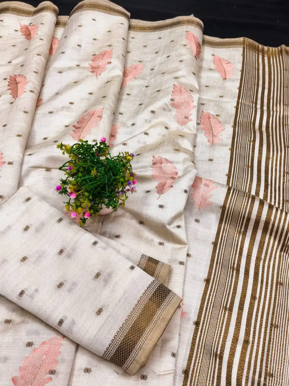 Laxmi 935 Pure Tussar Saree With Thread Embroidery