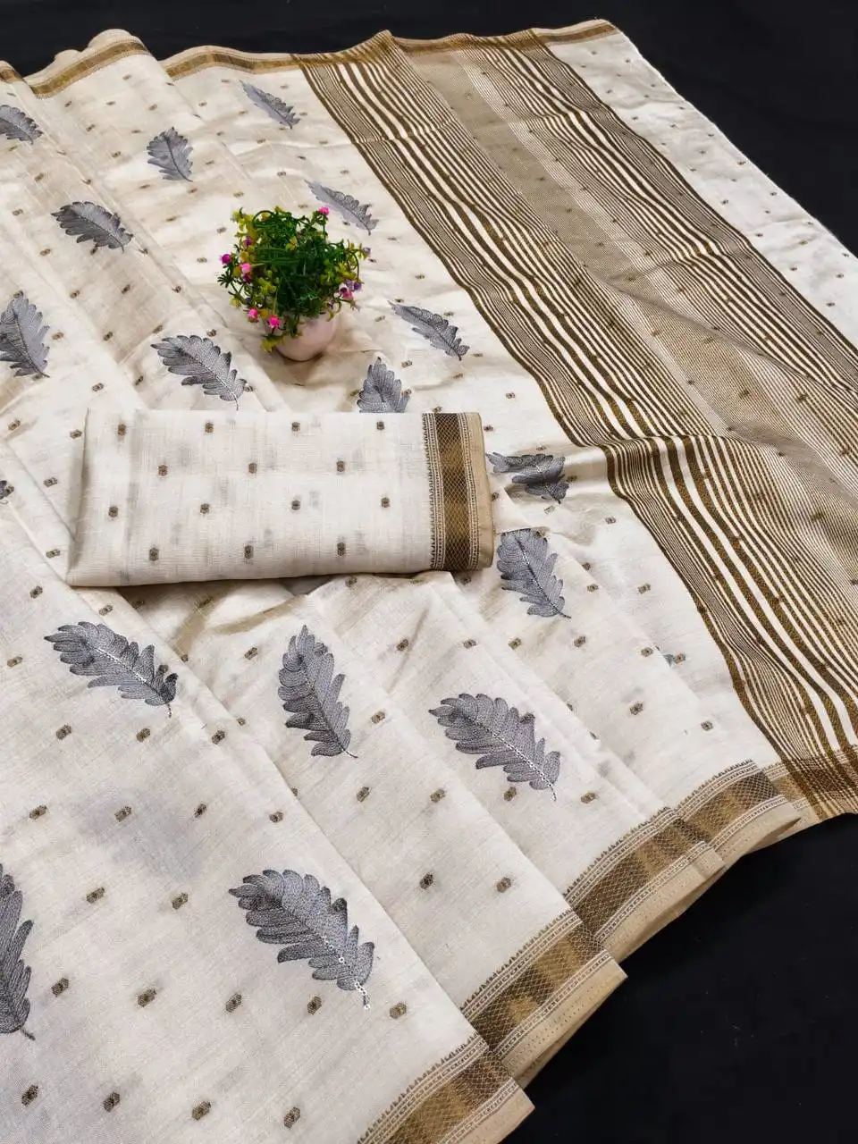 Laxmi 935 Pure Tussar Saree With Thread Embroidery