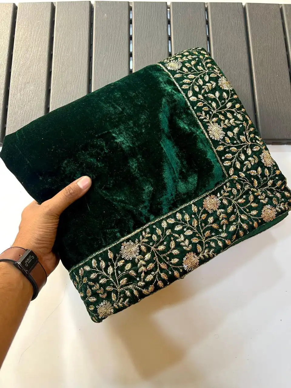 RC1 Vol 60 Heavy Velvet Party Wear Saree 04 Pcs Set