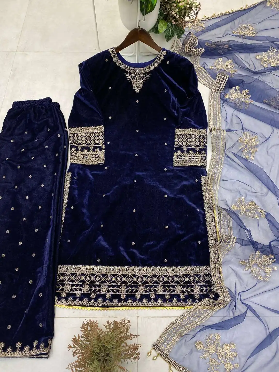 BV 410 Blue Velvet Kurti Pant With Dupatta 04 Pcs Set
