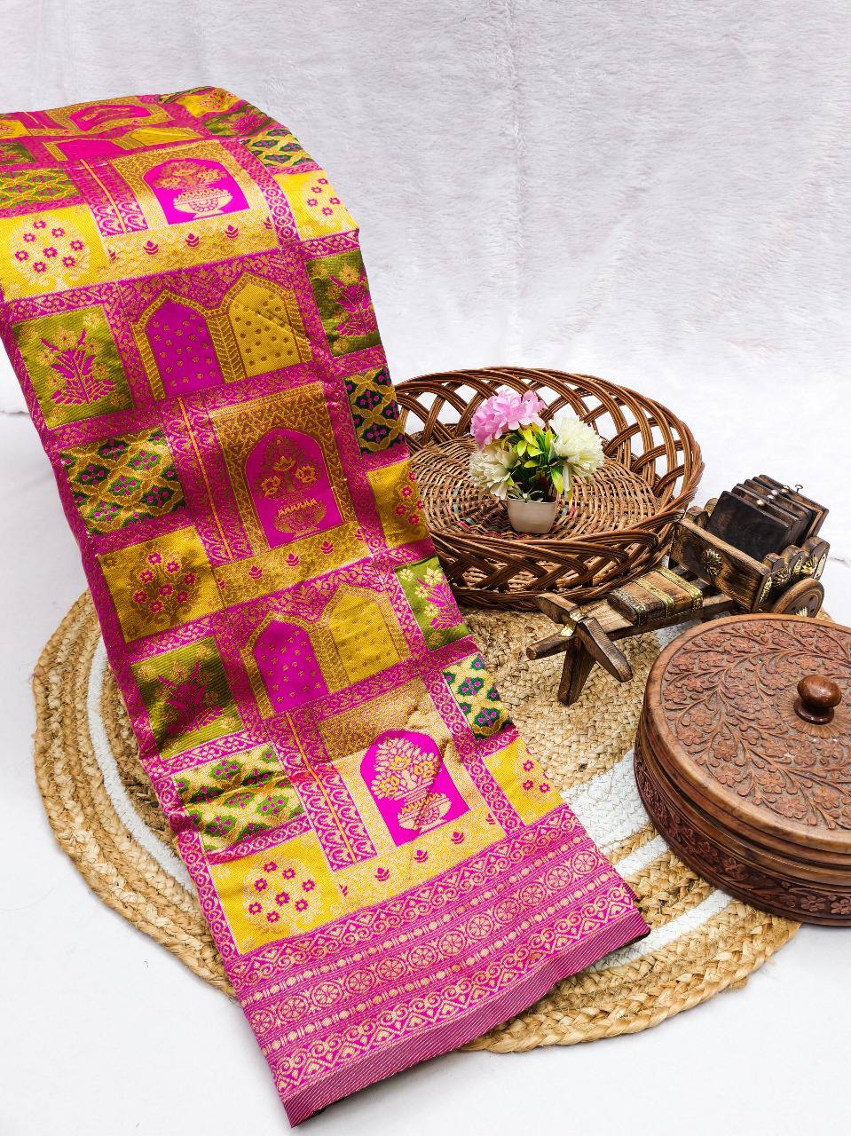 Laxmi 940 Organic Banarasi Saree 06 Pcs Set