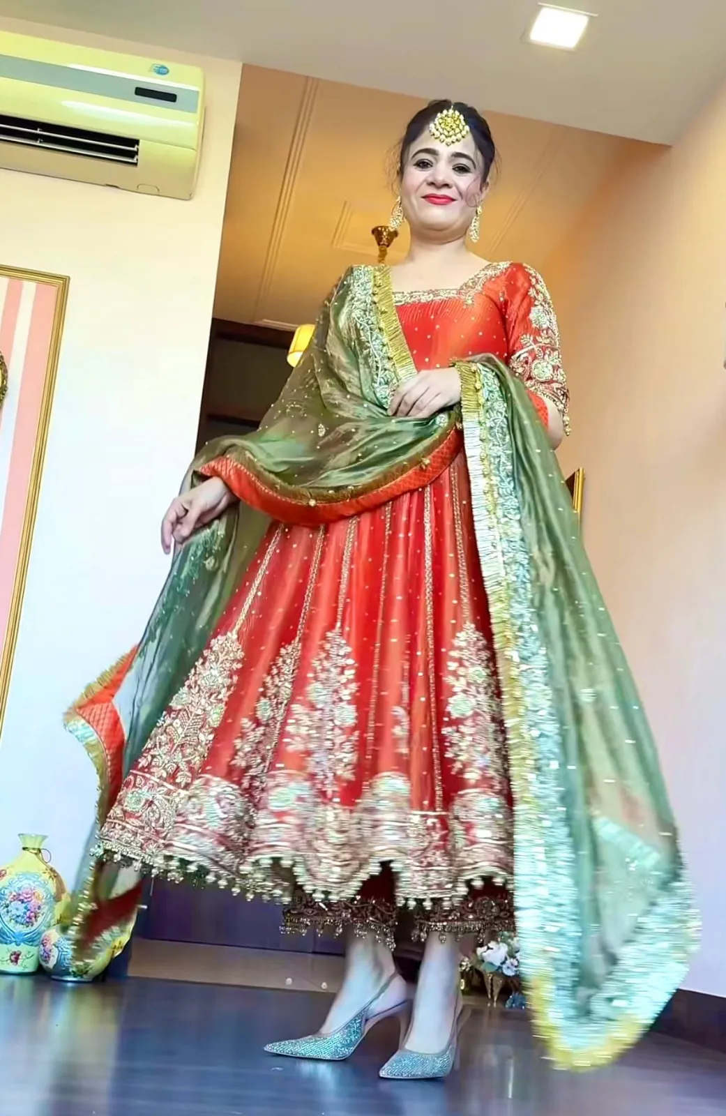 C585 1436 Nc Moss Silk Embroidery Festival Gown