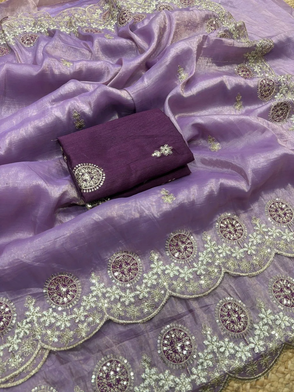 Kusum 812 Gold Crush Thread Work Sarees