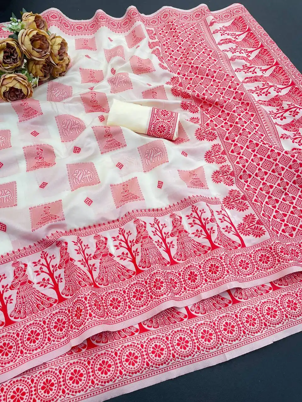 Laxmi 974 Sarees Wholesale Market In Surat