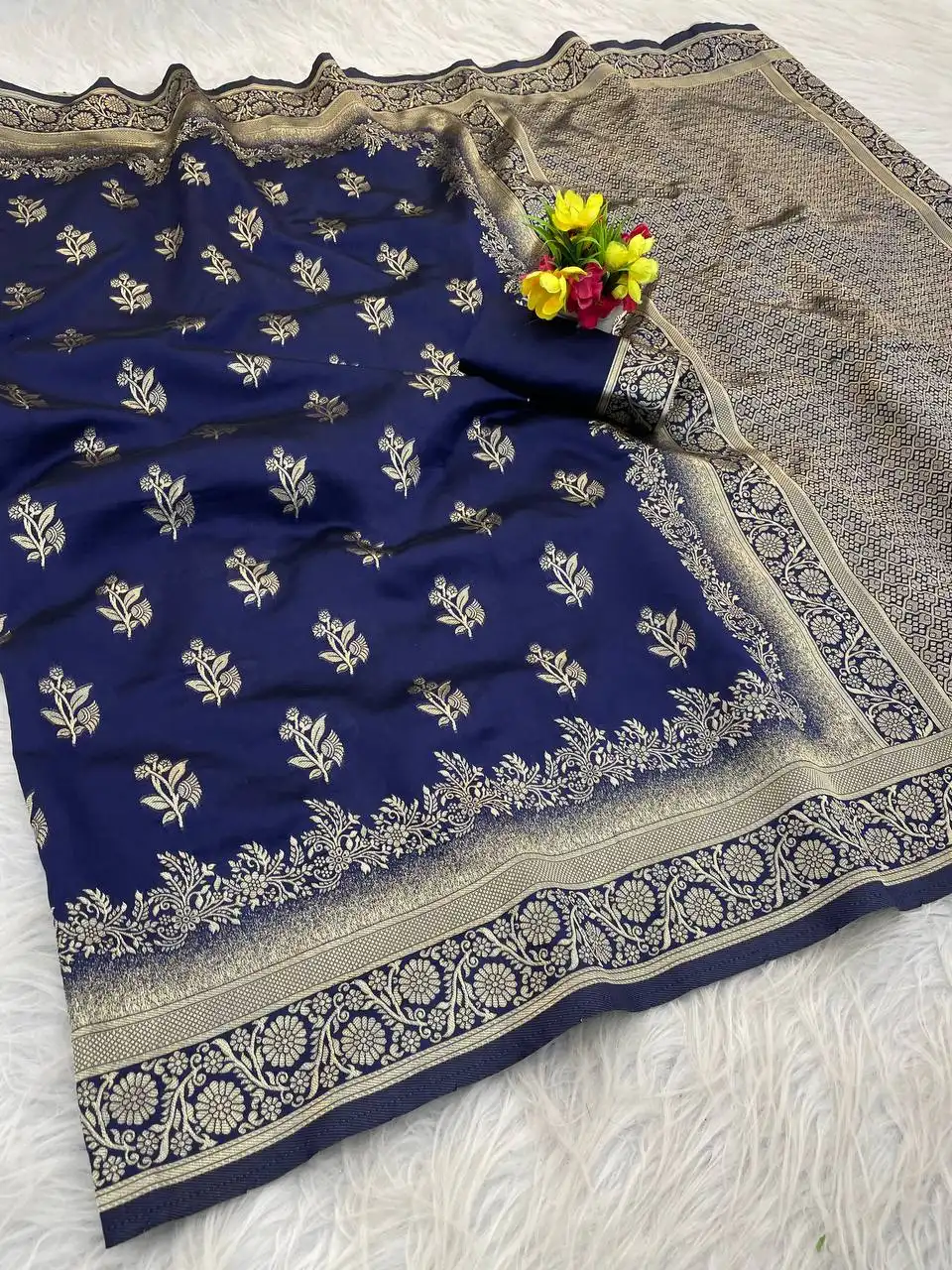 Laxmi 975 Wholesale Sarees In Surat With Low Price