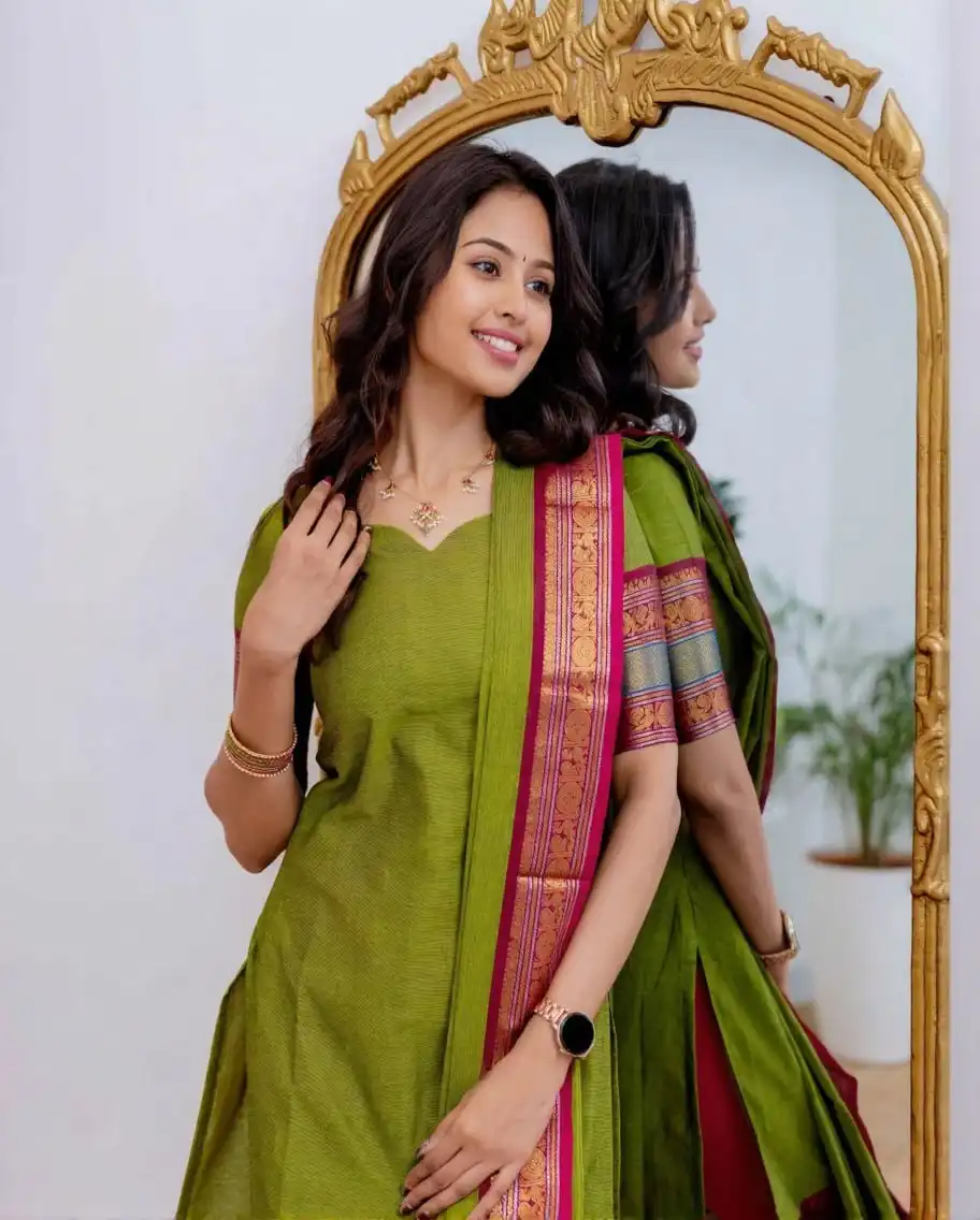 LFK Yashvi Wholesale Kurti Manufacturers In Surat