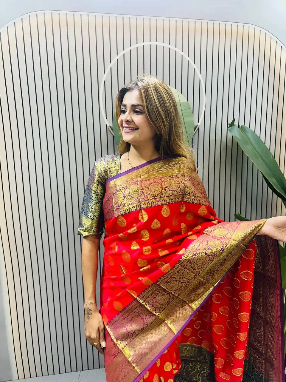 SGT 234 Zip Gown Saree For Women Wholesale in India