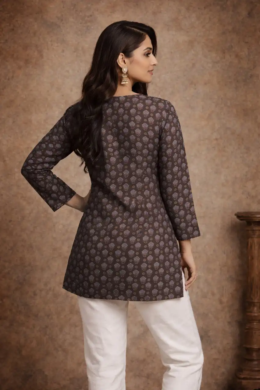 Aawiya Vol 04 Short Top Wholesale Market Surat