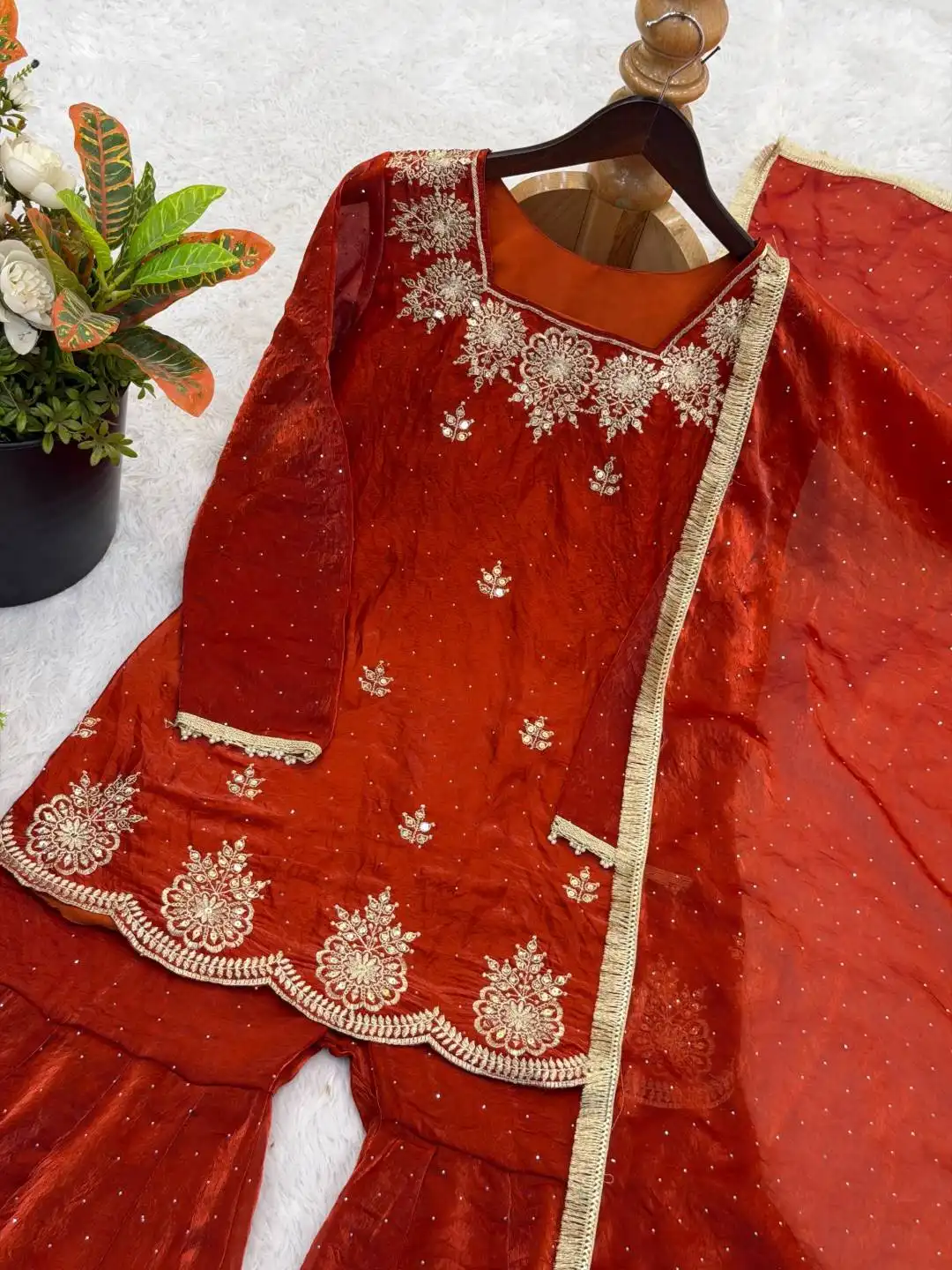 Sabina 3166 Sharara Suit With Zarkan Diamond Work