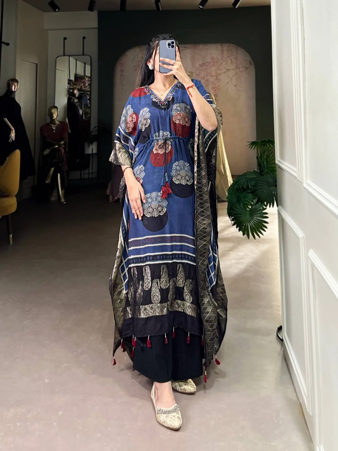 WMN 3022 Viscose Zari Hand Work Western Wholesale
