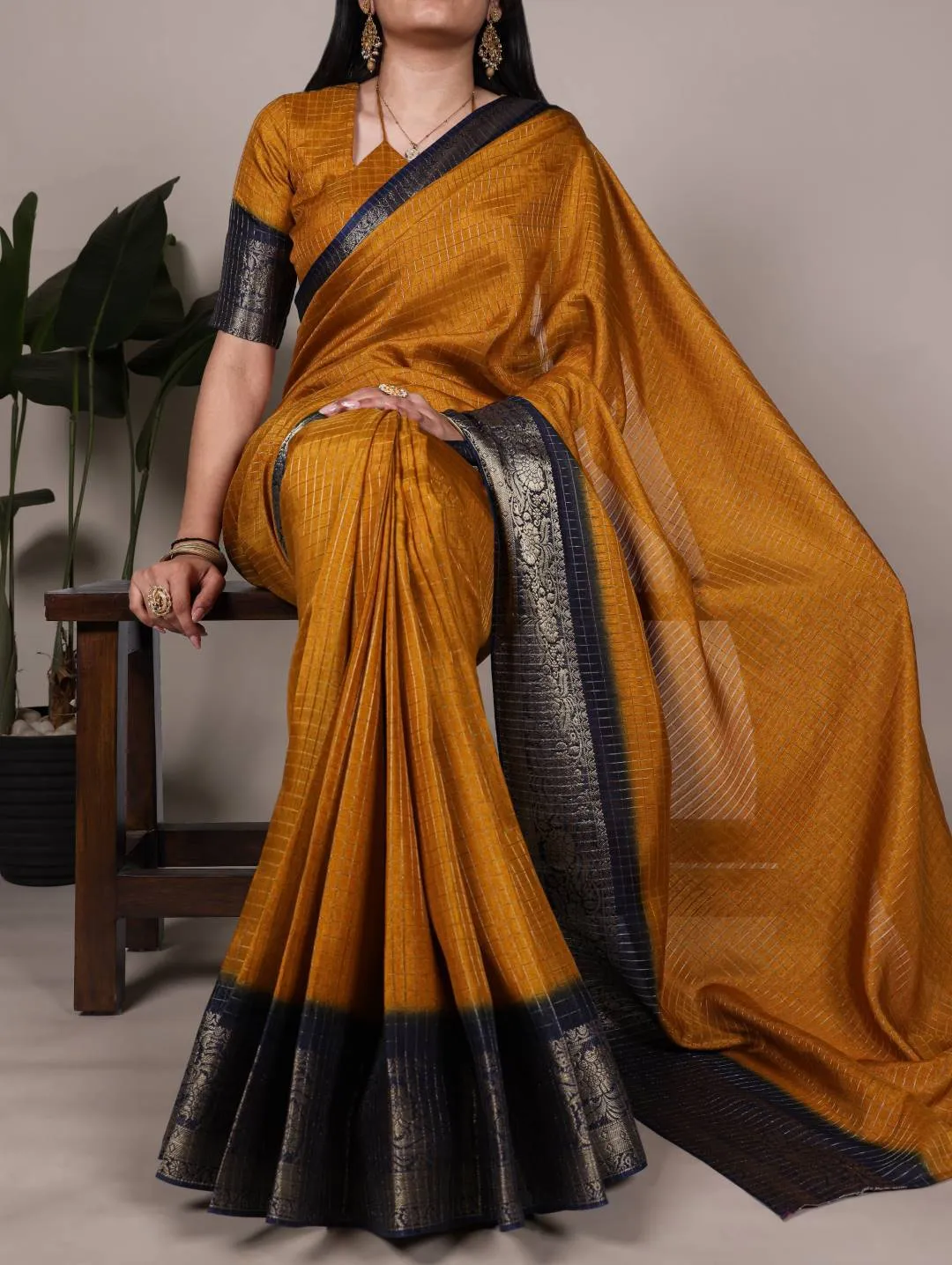 WMN 7906 Dola Chex Zari Weaving Work Saree Wholesale
