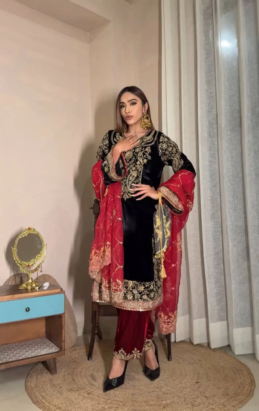 Beautiful C585 1410 Velvet Zari Embroidery Party Wear Pakistani Suit Wholesale Surat 2026