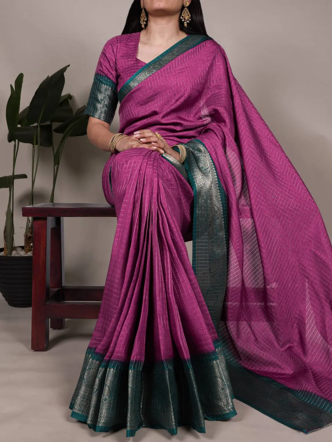 Buy WMN 7906 Dola Chex Zari Weaving Work Saree Wholesale 2026