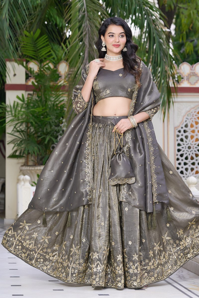 Aawiya 1024 Gold Crush Weaving Zari Work Lehenga Choli Wholesale Surat