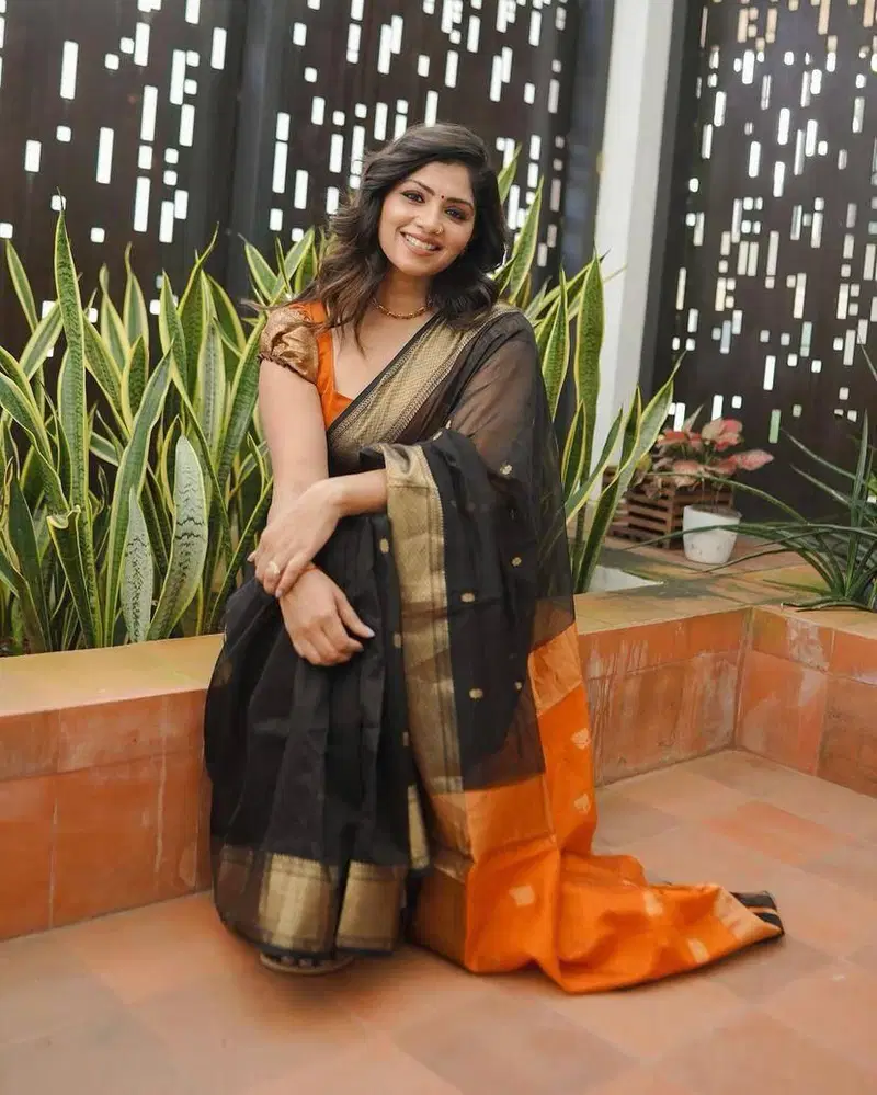 Soft Silk 5060 Linen Slub Weaving Saree Collection Wholesale