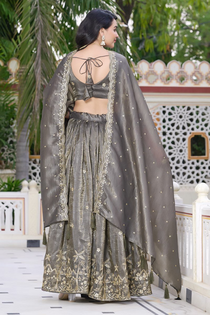 Aawiya 1024 Gold Crush Weaving Zari Work Lehenga Choli Wholesale Surat