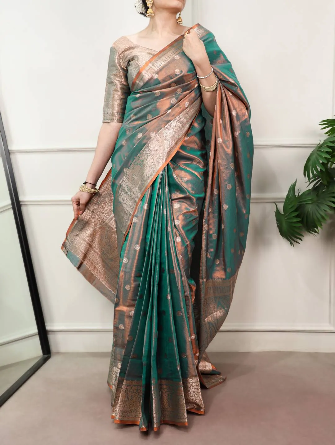 WMN 8003 Kasavu Zari Weaving Work Festival Saree Wholesale Surat