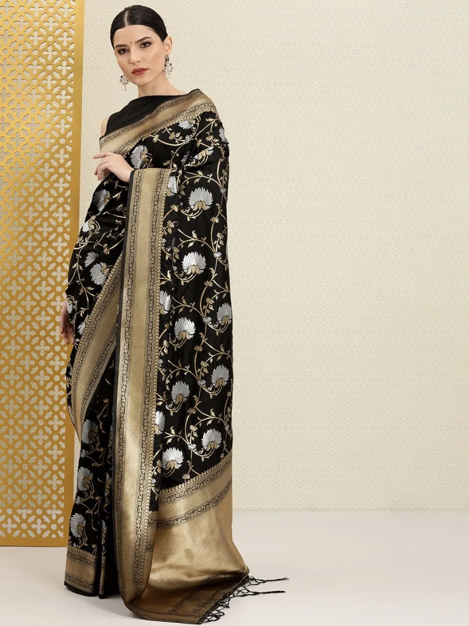 LFK 5327 Silk Jacquard Zari Work Wedding Banarasi Saree Wholesale Market Surat