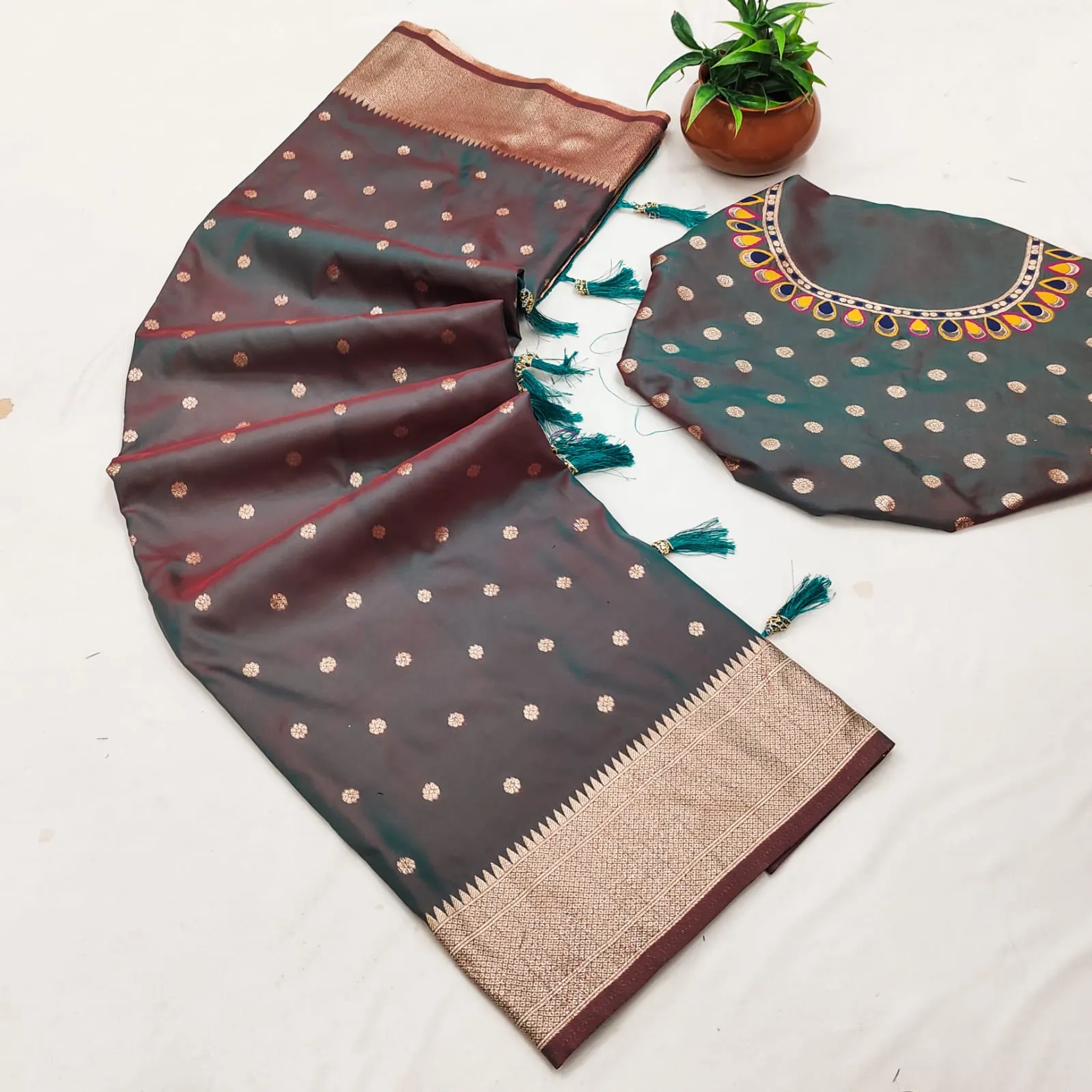 Buy BLJ Kalanjali Paithani Peacock Festival Supplier in Surat 2026