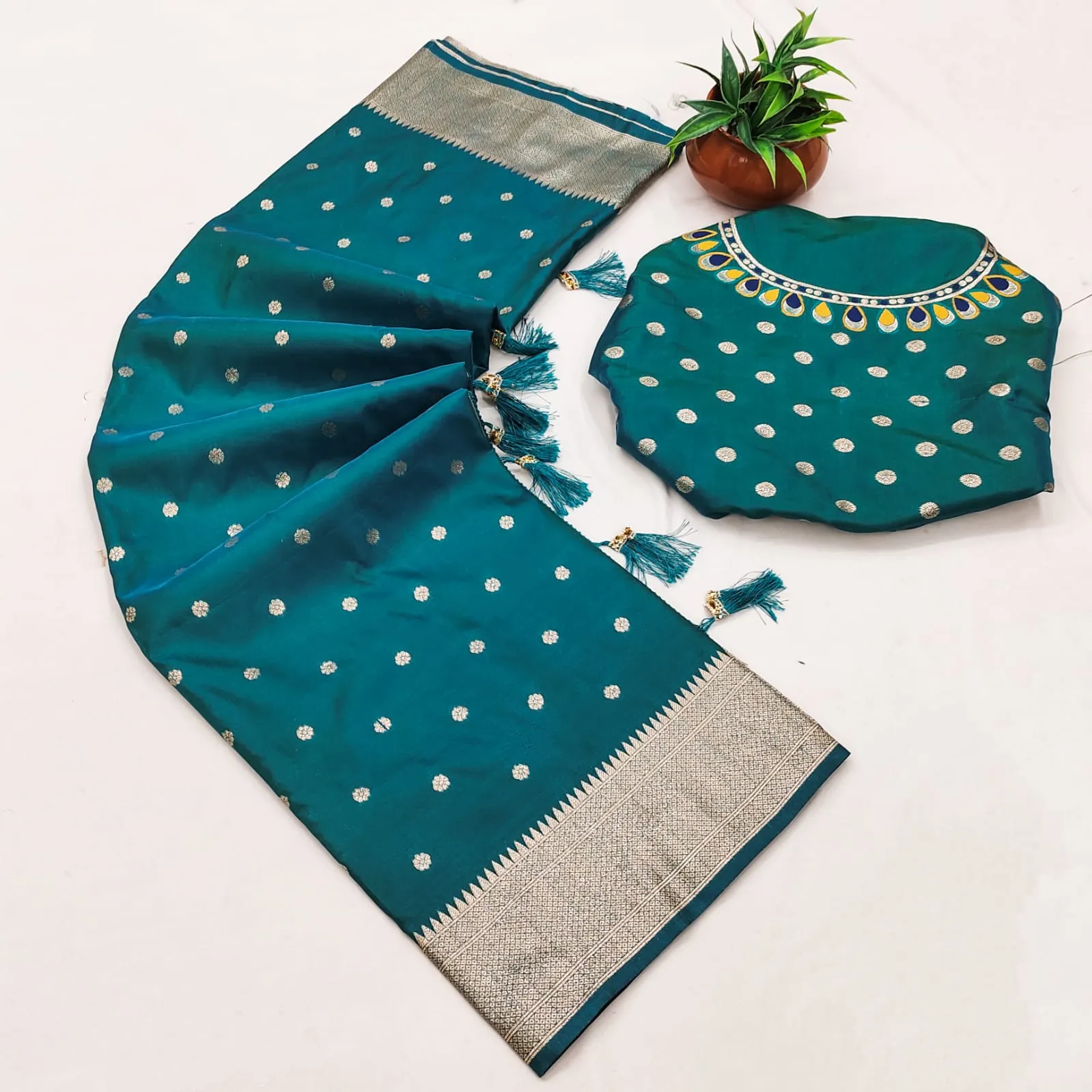 Buy BLJ Kalanjali Paithani Peacock Festival Supplier in Surat 2026