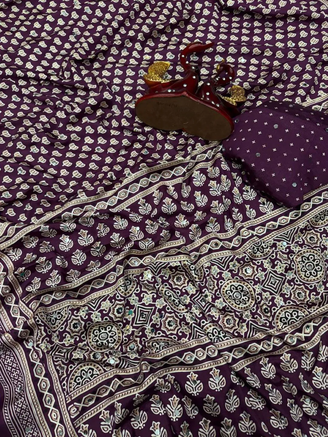 Beautiful SS1010 5579 Crepe Silk Ajarakh Printed Saree Supplier in Surat 2026