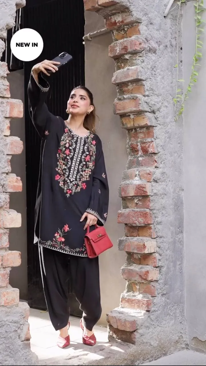 Deepika 6043 Rayon Thread Work Black Farshi Salwar Suit