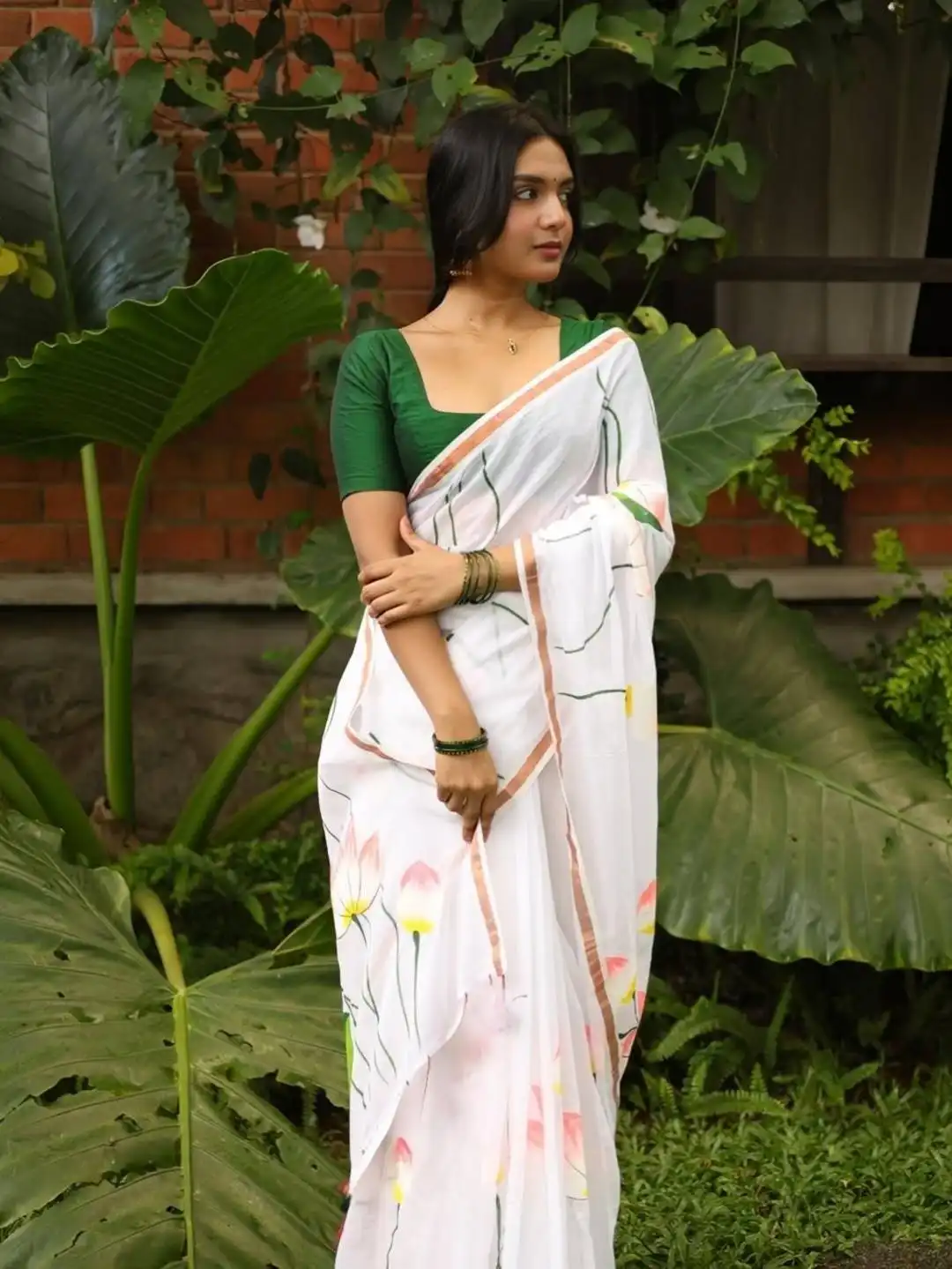 MNG 686 Linen With Gold Jari Border & Digital Print Saree Wholesale Supplier