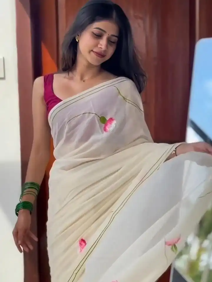 MNG 688 Plain Linen With Digital Print Saree Wholesale Supplier