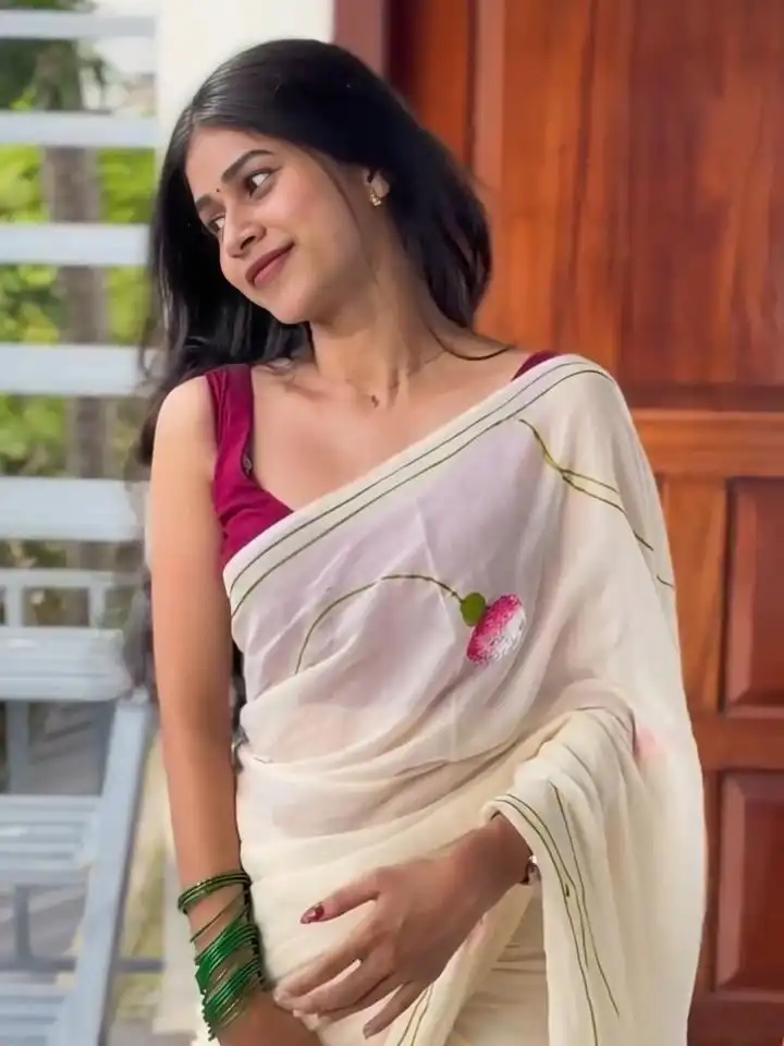 MNG 688 Plain Linen With Digital Print Saree Wholesale Supplier
