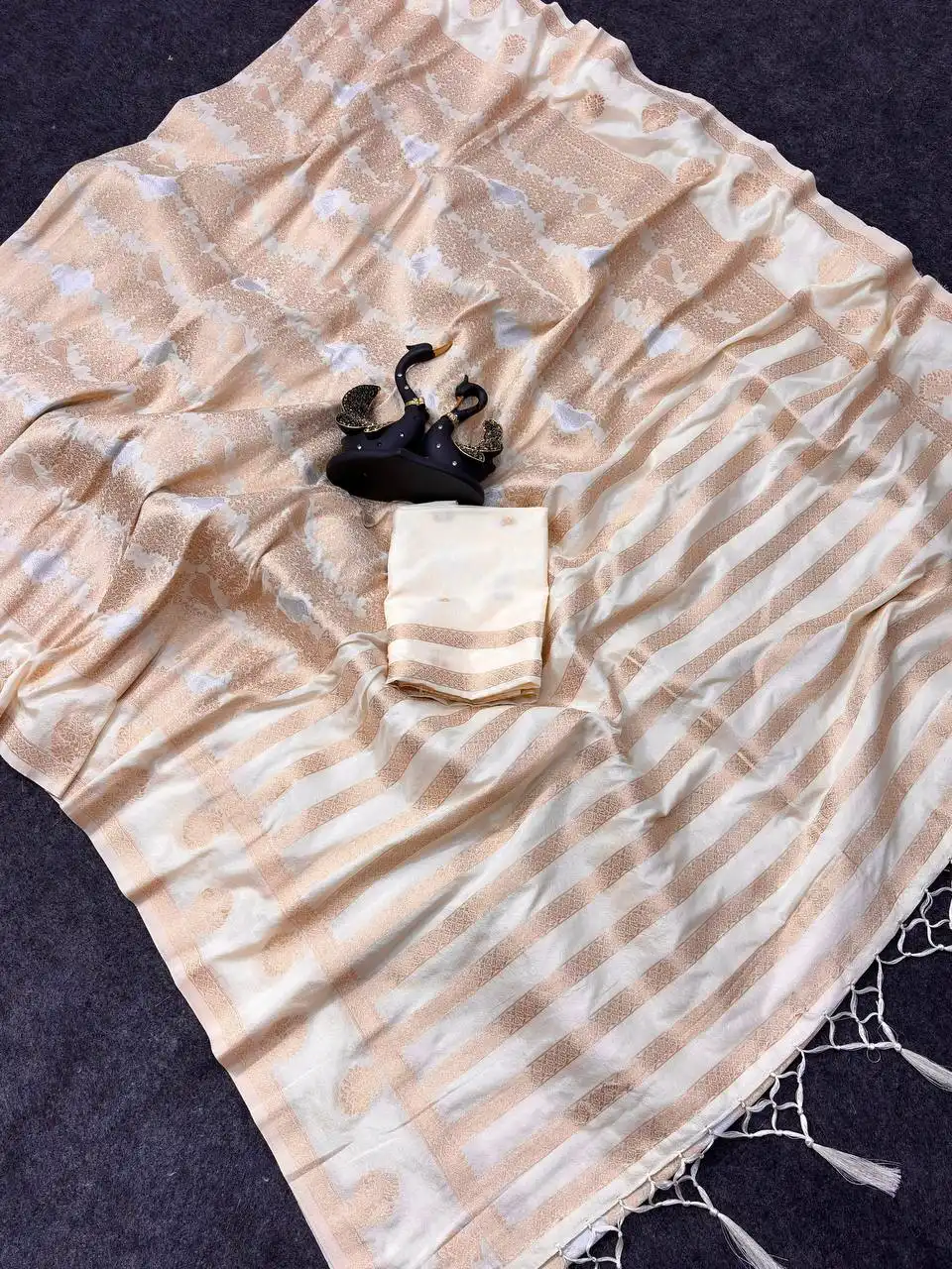 Laxmi 1142 Pure Naylon Kadi Creap Georgette Saree Wholesale Supplier