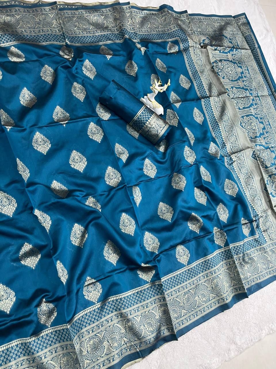 Laxmi 1144 Lichi Silk Banarasi Saree Wholesale Supplier
